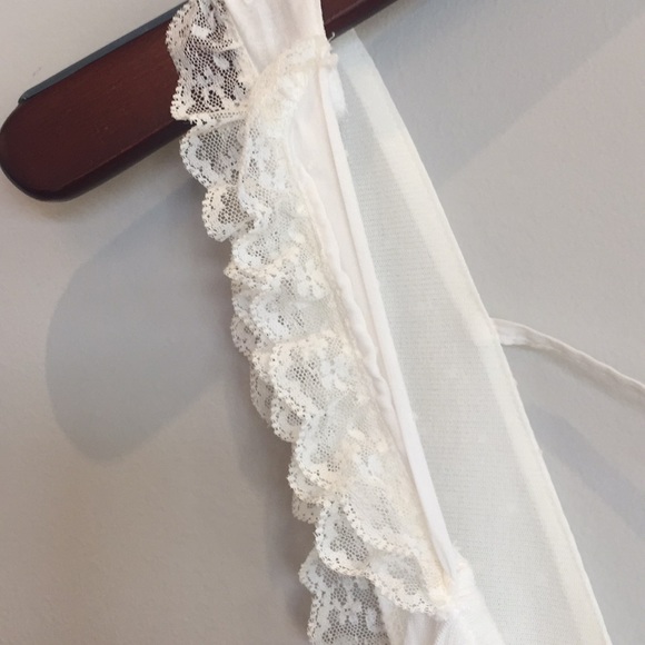 Romantics ivory sleeveless blouse - Small - Picture 4 of 8